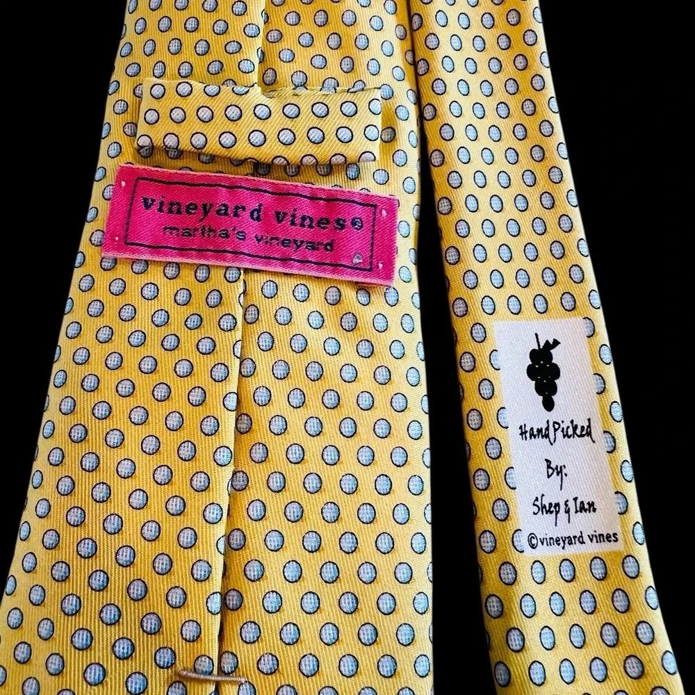 Vineyard Vines Shep & Ian Martha's Vineyard Yellow Golf Balls 100% Silk Tie 58